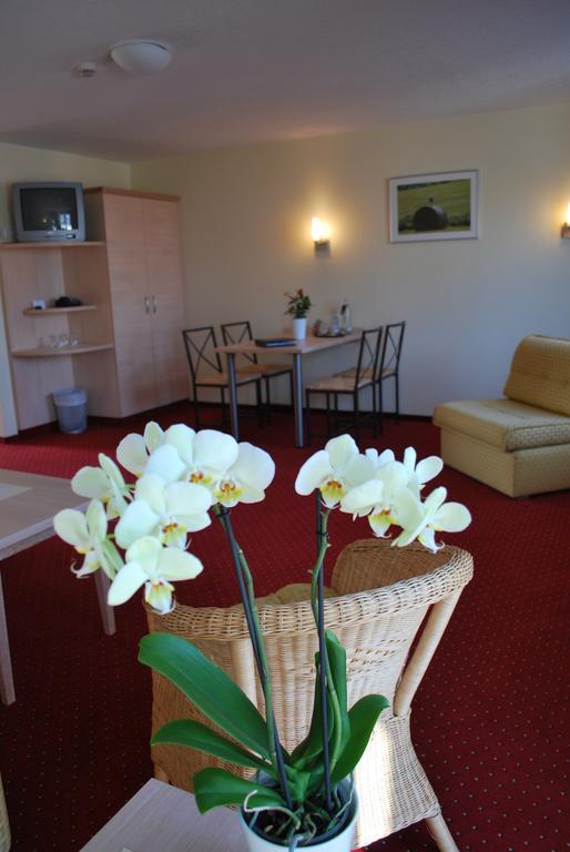 Mueritz-Strandhotel Robel Room photo